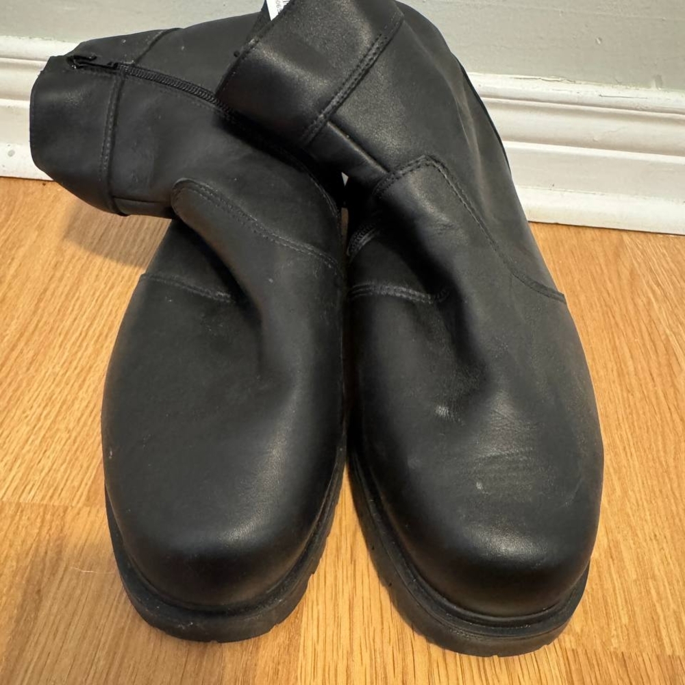 Logistik Unicorp Side-Zip Winter Boots in 10.5 X-Wide